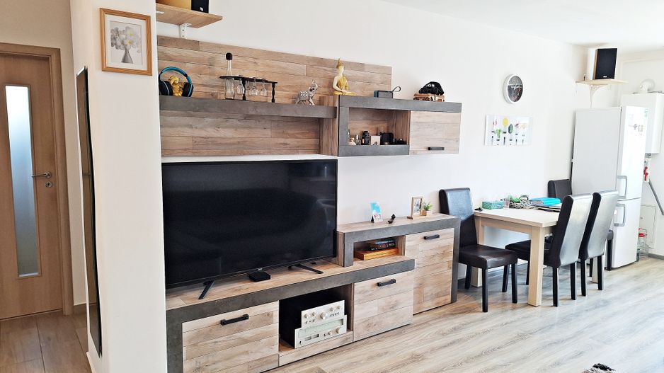 Ghimbav, intrare dinspre Brasov, apartament 3 camere mobilat, 125500 euro - Poză 5