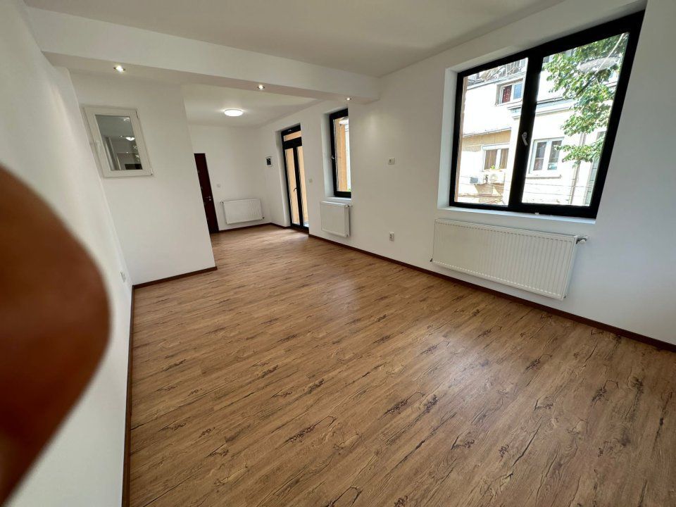 Casa / Blv Decebal Piata Alba Iulia Mall Vitan / an2023 - Poză 13