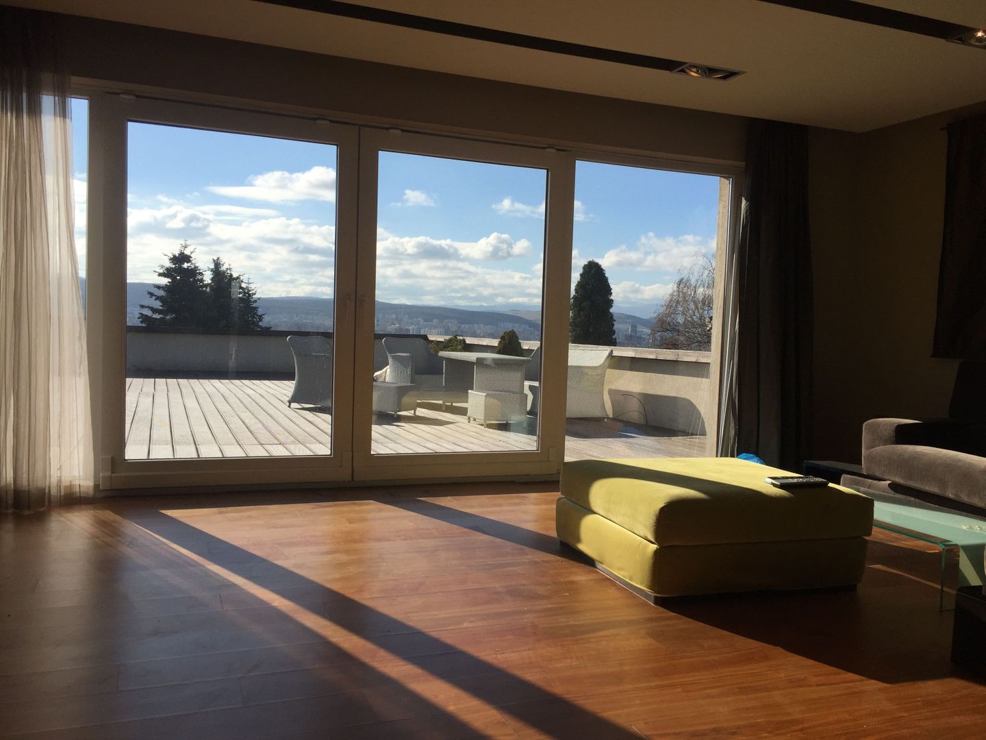 De inchiriat! Casă deosebita in Gruia, panorama spectaculoasa! - Poză 1