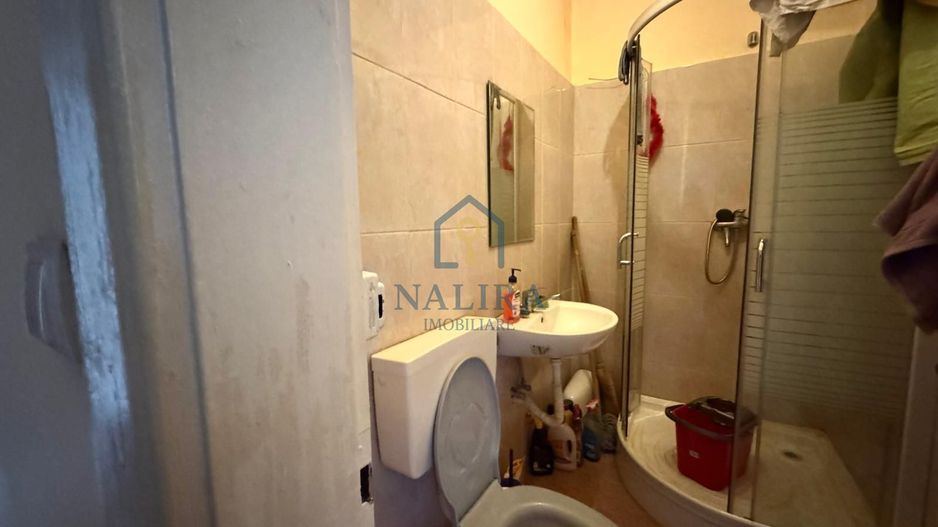 Vanzare apartament - Piata Revolutiei - etaj 1 cu 2 camere - Poză 4