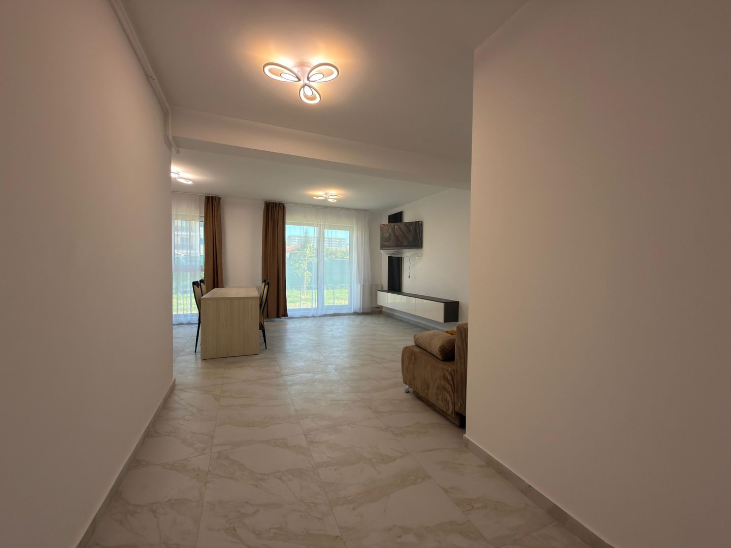 Apartament 2 camere | 65 mp utili | Parter | Curte proprie - Poză 2