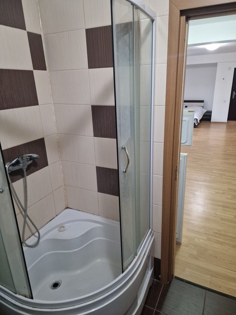 Garsonieră open-space de închiriat - Poză 11