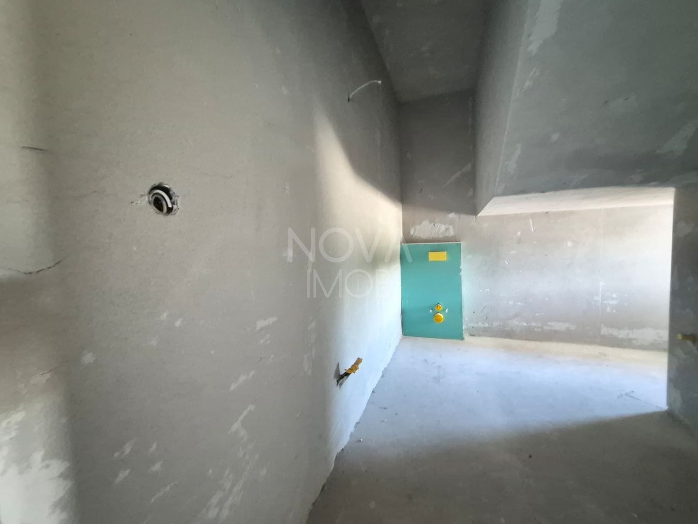 Casa generoasa cu 7 camere, 3 bai, dressing si parcare – Sura Mica - Poză 10