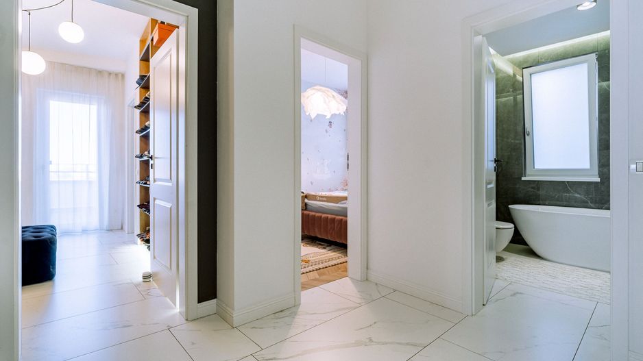 Penthouse 4 camere, ultracentral, Oradea. 800 000 E + TVA. Comision 0 - Poză 3