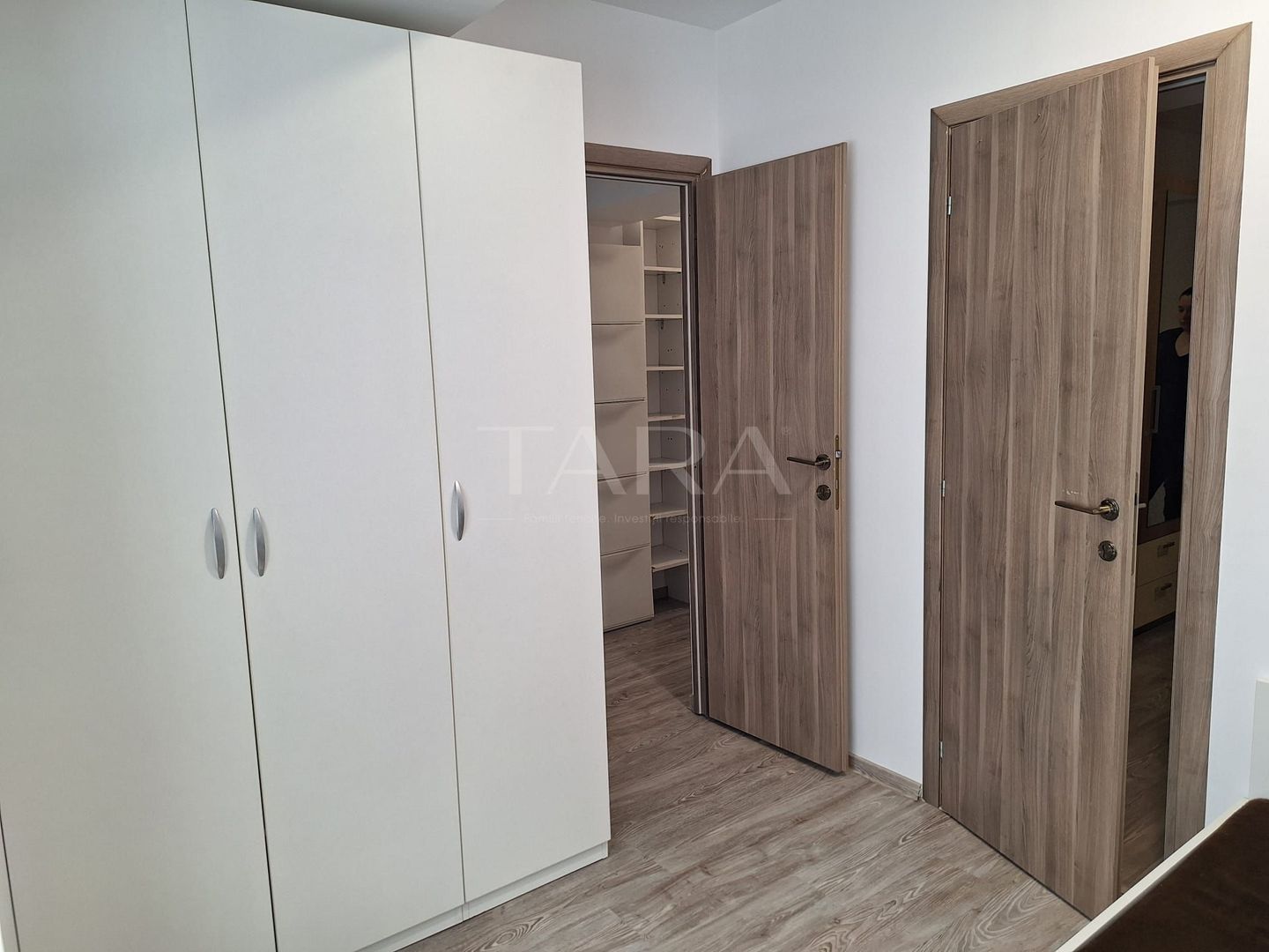 Apartament cu 4 Camere, Europa,  Parcare Subterană. - Poză 6