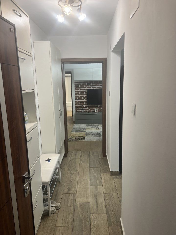 Spre închiriere apartament 3 camere renovat - Poză 7
