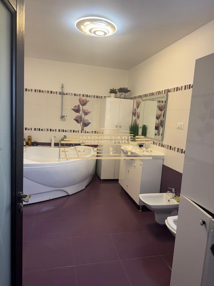 Casă de vânzare – zonă liniștită , priveliște deosebită - Poză 5