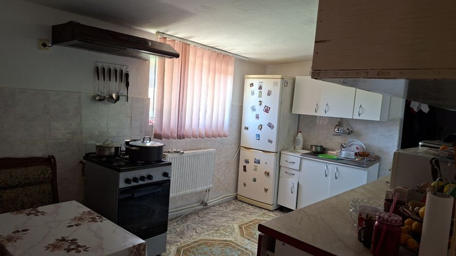 BRASADAS vinde casa 4 cam teren 1400mp zona BOTIZULUI. - Poză 8