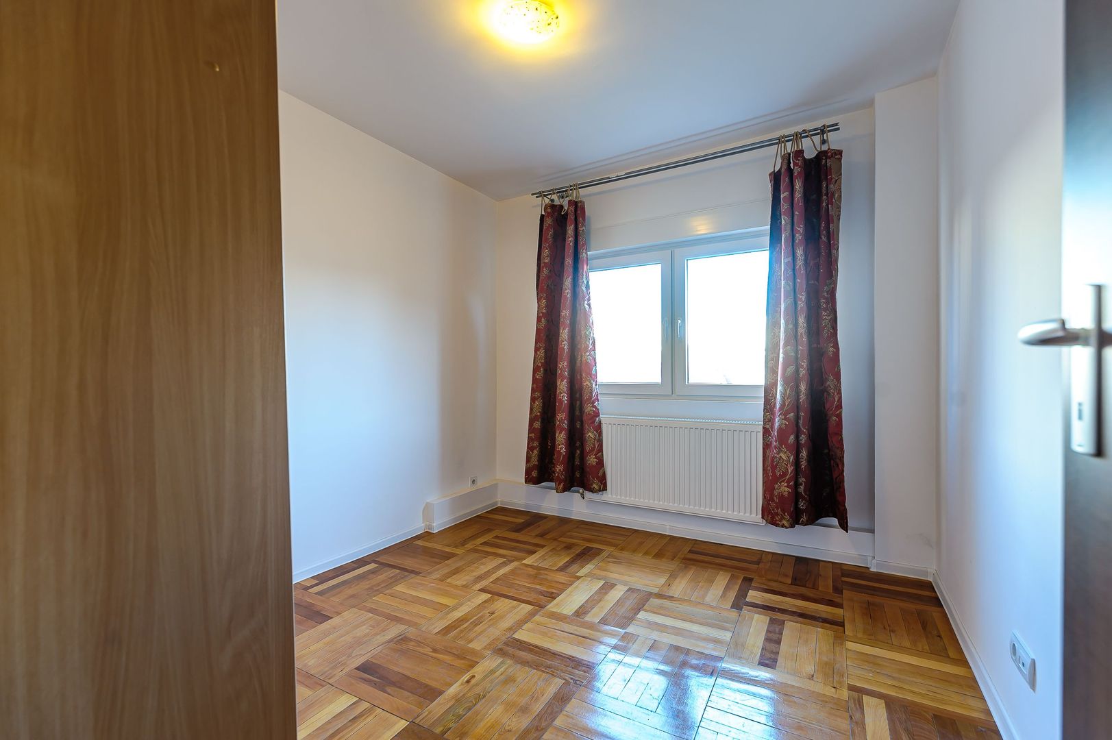 Apartament cu 3 camere în Vlaicu - Poză 7