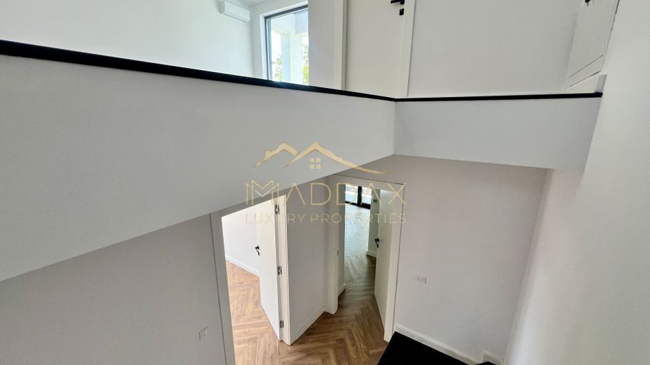 Vilă **6 camere  **451mp // Zona Iancu Nicolae - Poză 66