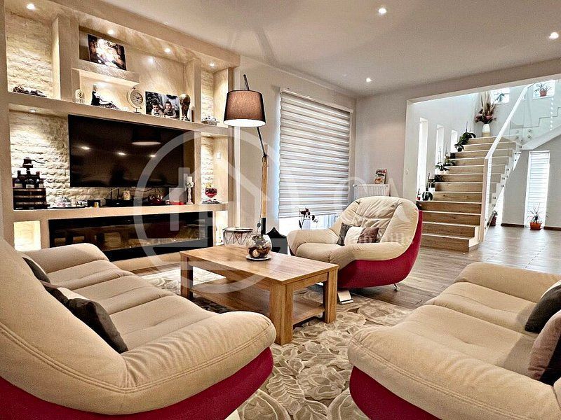 Casa de vanzare cu 5 camere in Santandrei, Oradea - Poză 3