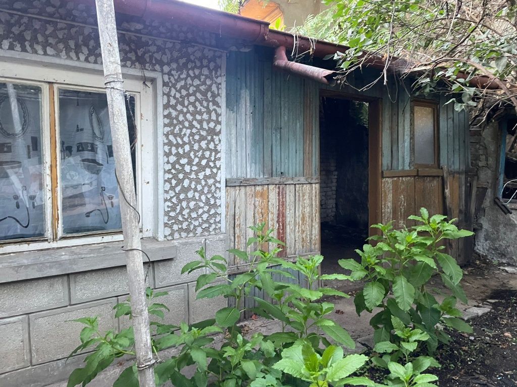 De vanzare teren si casa demolabila | 340 mp | Central - Poză 5