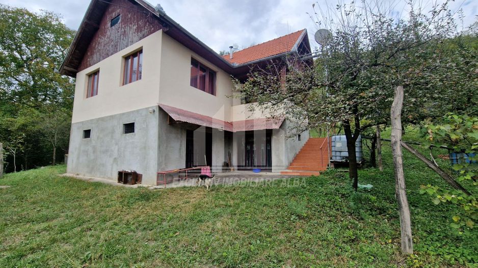 Casa cu livada in Cetea - Poză 1