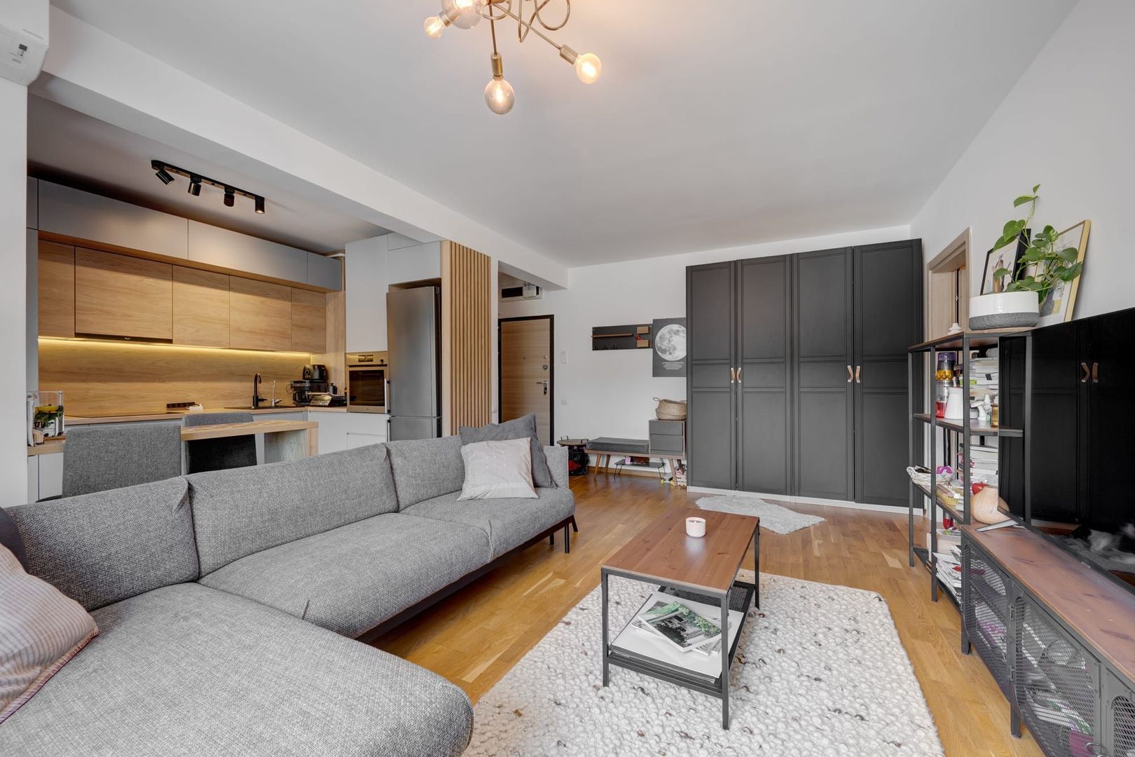 Apartament mobilat si utilat langa padurea Baneasa - Poză 1