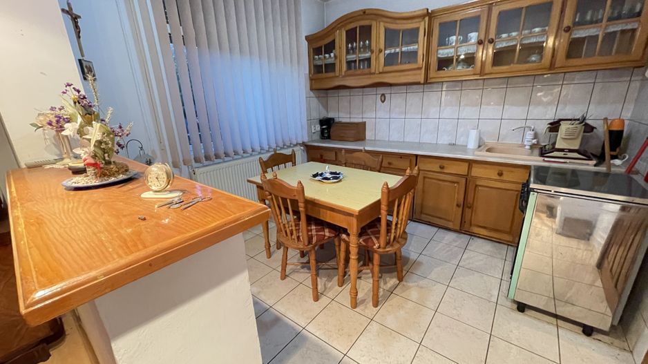 Casa P+1E,pozitie excelenta -zona Mehala - Poză 8