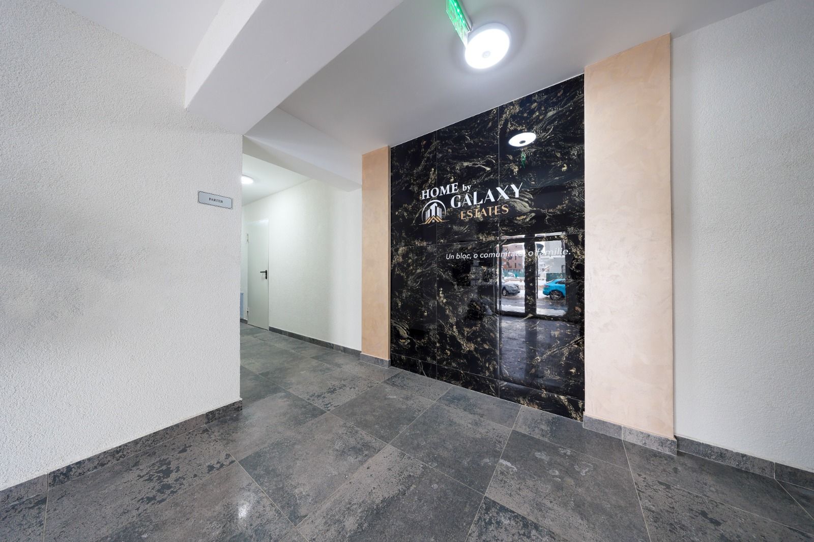 Apartament nou - loc parcare acoperit  inclus - Poză 13