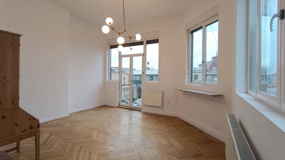 Inchiriem apartament complet renovat zona Universitatii - Poză 1