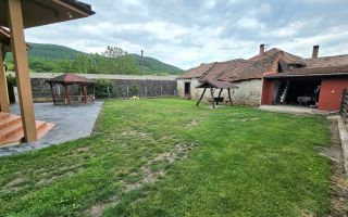 Casă Individuală, 1715mp Teren, Ampoița - Poză 2