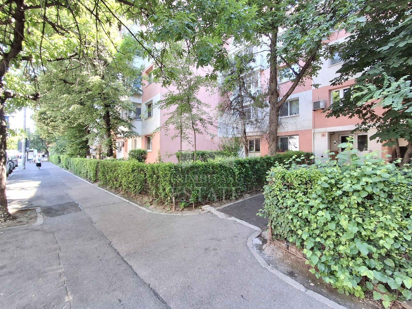 De Vanzare Garsoniera Teiul Doamnei zona Lacul Tei - Poză 2