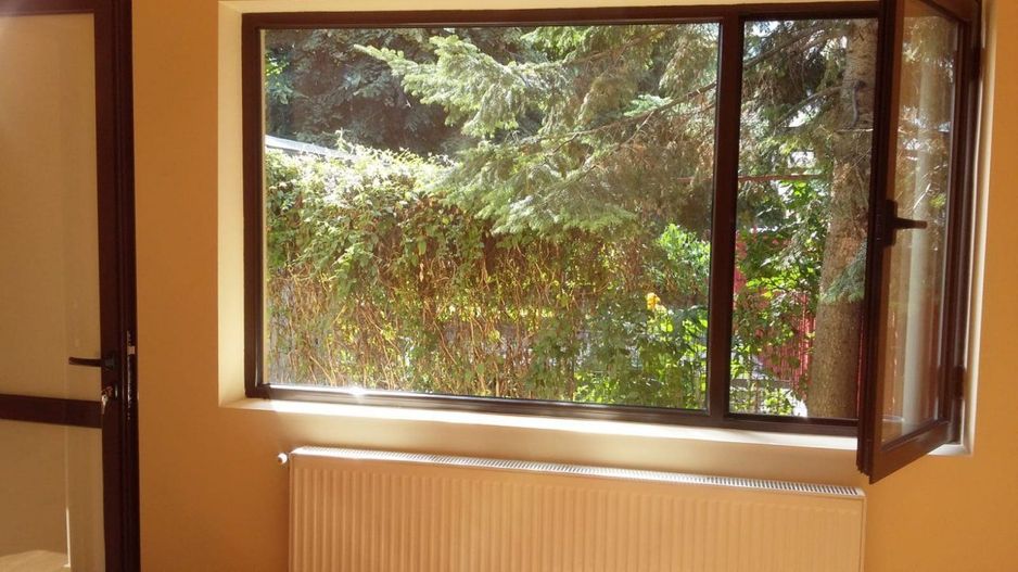 Casa Titulescu cu parcare privata -posibilitate extindere curte pana la 500 mp - Poză 3