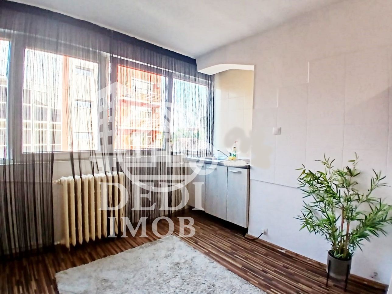 Apartament de vânzare cu 3 camere în zona Rogerius, Oradea - Poză 6