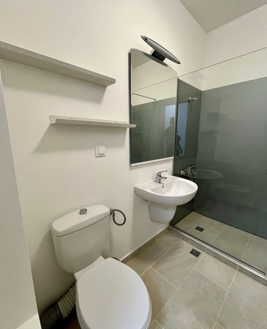 AP. 2 CAMERE JIULUI, BLOC NOU, BUCATARIE OPEN-SPACE, METROU 5 MINUTE - Poză 7