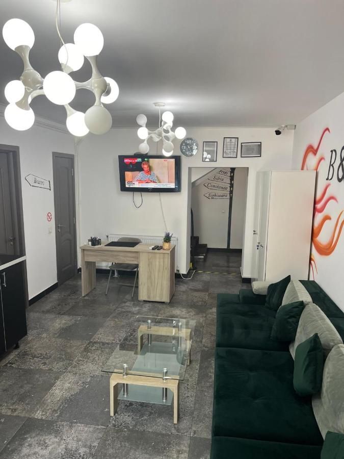 AFACERE PENSIUNE CU 8 CAMERE DE ÎNCHIRIAT - ZONA BĂNEASA - Poză 2