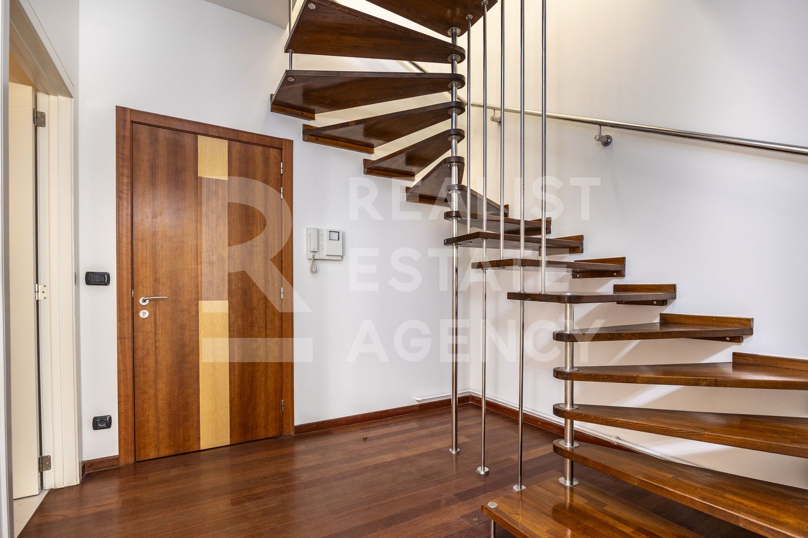 Penthouse, Jean Monnet Residence - Poză 9