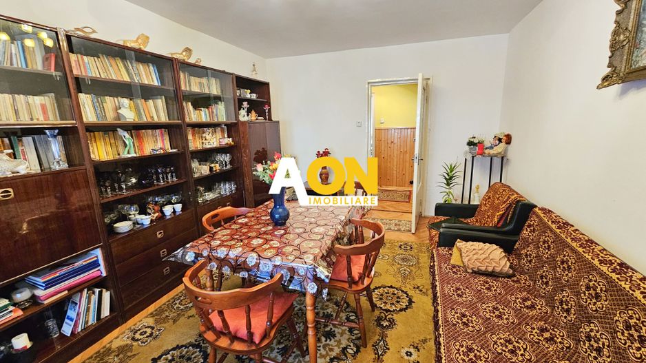 Apartament 3 camere, 2 bai, etaj 2, Cetate, zona Scolii Mihai Eminescu - Poză 3