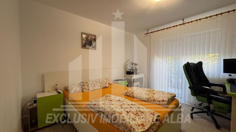Apartament cu 3 camere de vanzare, Alba-Micesti - Poză 4