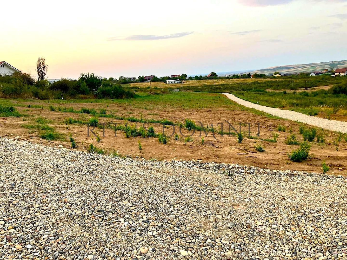 Teren Panoramic Superb, Paleu, Intravilan, 600-685mp - Poză 2