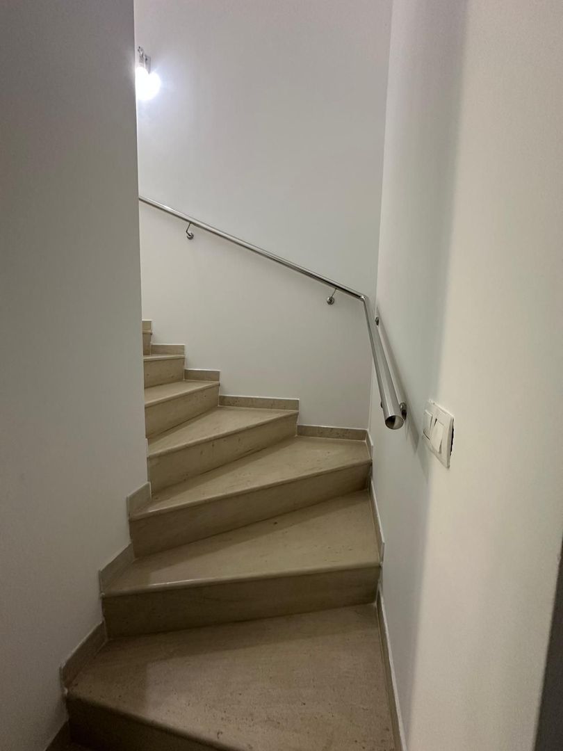 Prelungirea Ghencea – Casă spațioasă, mobilată și utilată, în complex - Poză 21