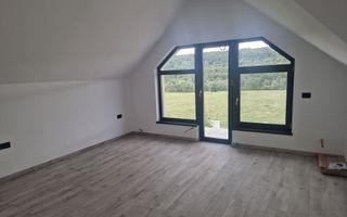 Vilă de vânzare în Dobrovat, 130 mp, P+M, teren 1000 mp - Poză 7