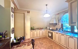 Casa individuala cu pozitie centrala, teren 1140 mp - Sanmihaiu Roman - Poză 1