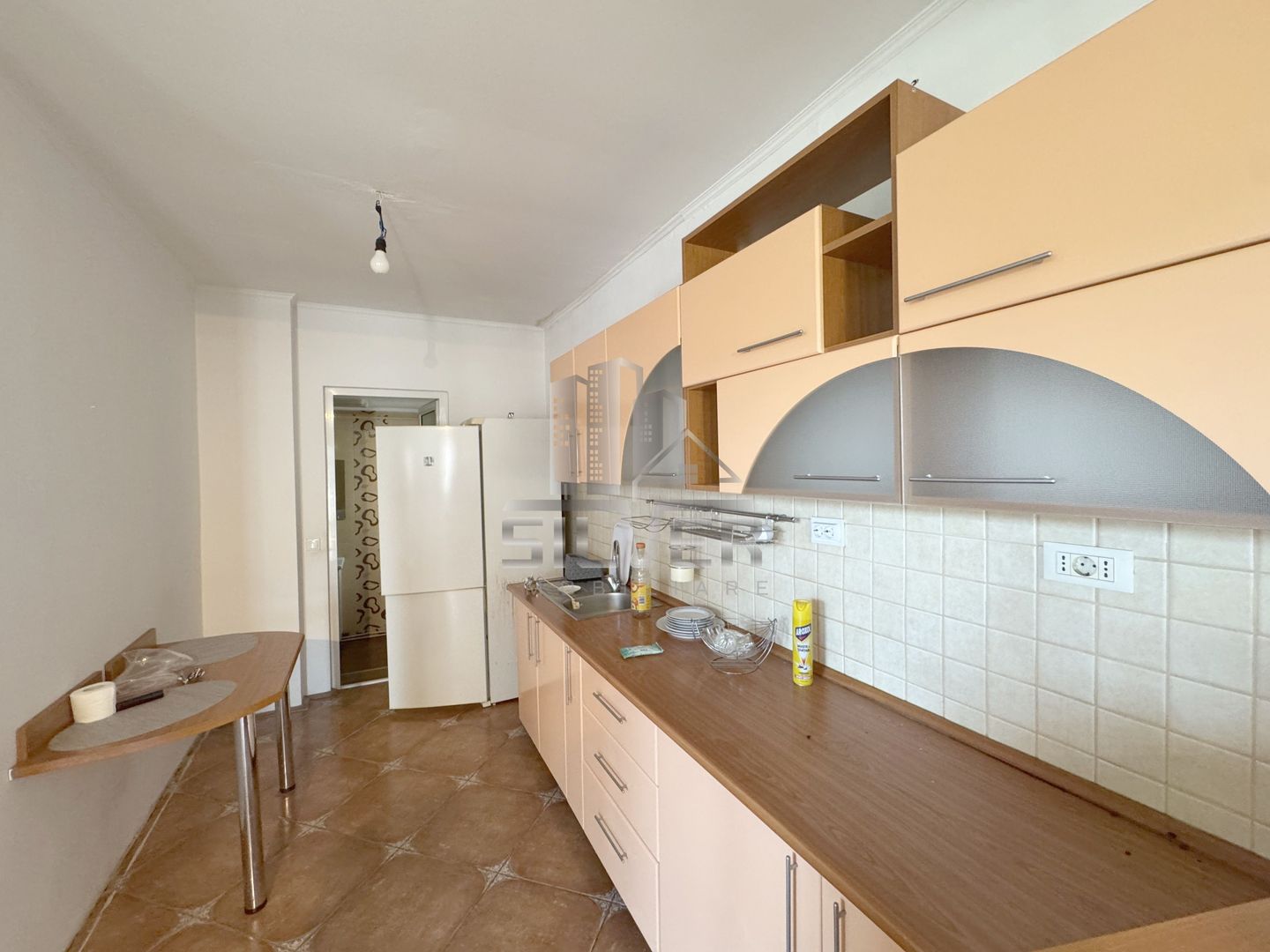 Casa cu curte comuna la 5 minute de Vivo! - Poză 4