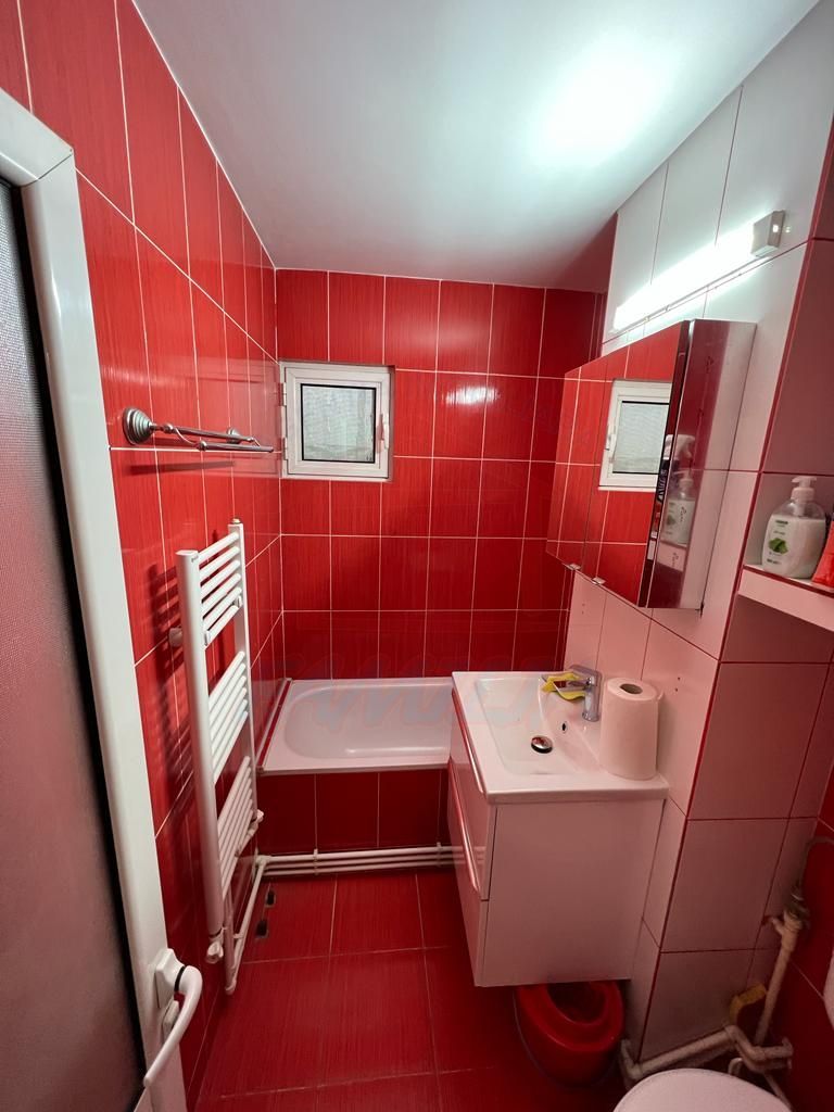 Inchiriem apartament cu 3 camere in centrul orasului, pret 500 euro - Poză 19