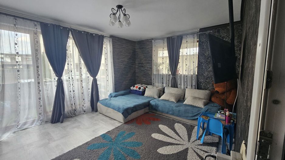 Apartament modern 2 camere parter 56 mp utili balcon 7 mp Selimbar - Poză 1