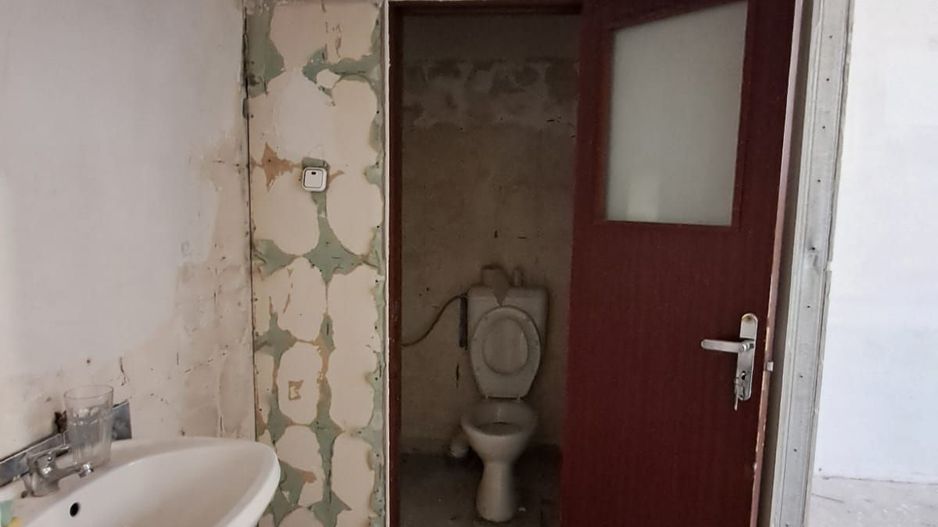 Spatiu comercial vitrina de 20 M - Metrou Eroii Revolutiei S143 - Poză 13