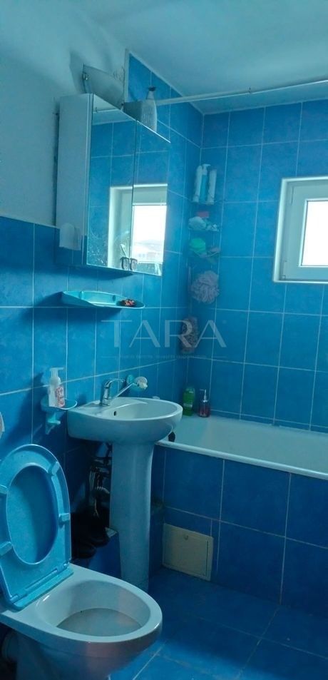 Apartament 3 camere, in zona centrala a localitatii - Poză 6