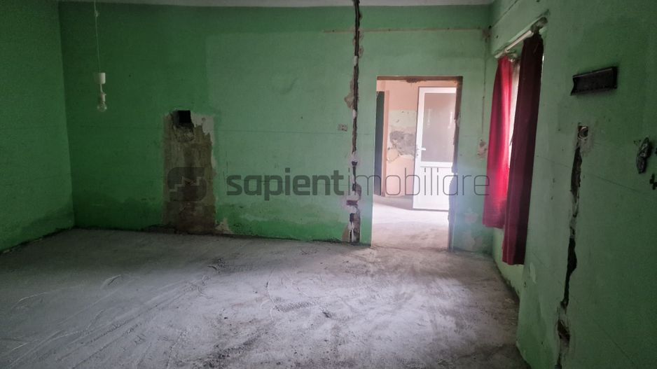 Casa Centrala Curte Comuna - Poză 1