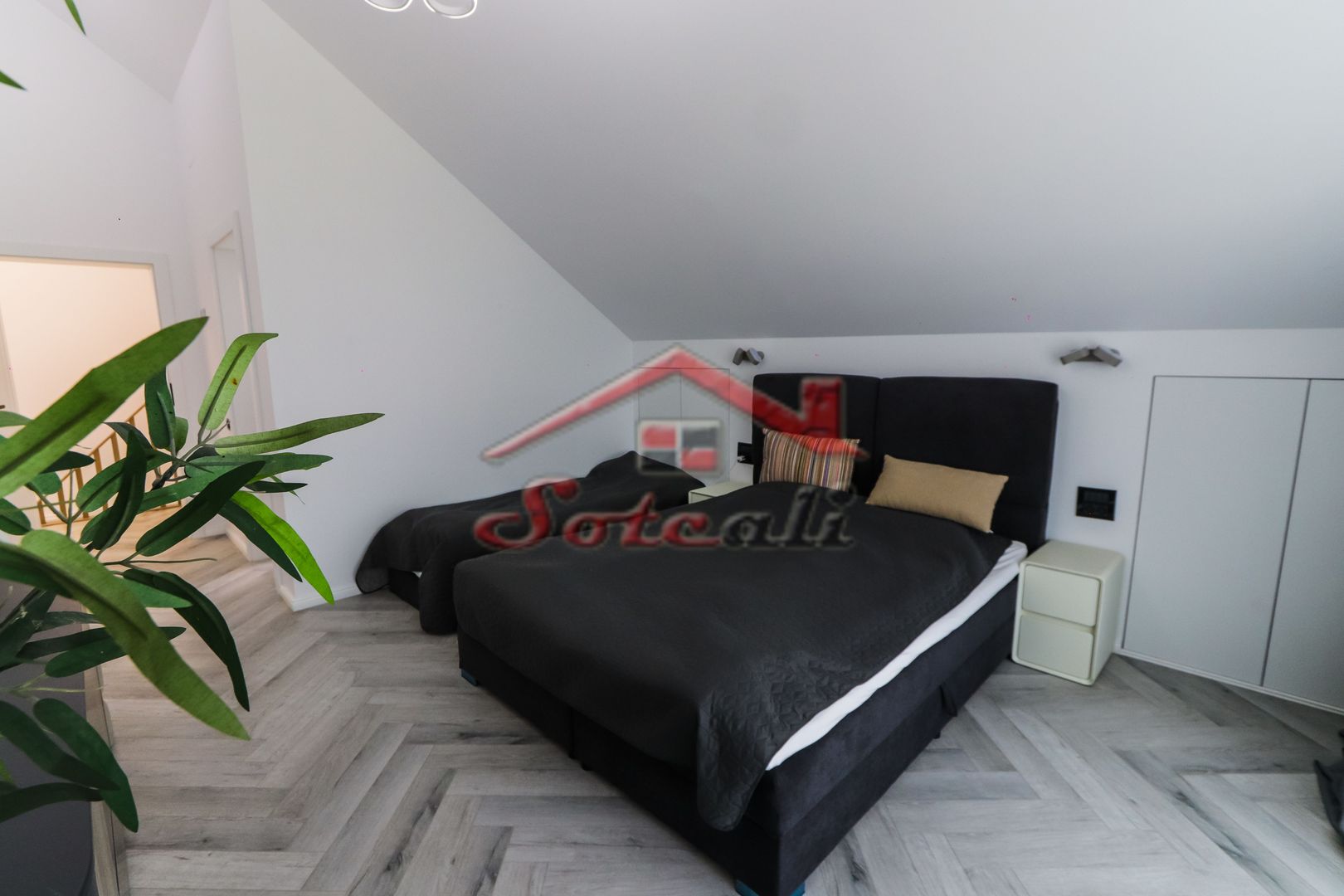 VILĂ MODERNĂ DE LUX CU PISCINĂ, FOTOVOLTAICE ȘI FOIȘOR – BREAZA - Poză 74