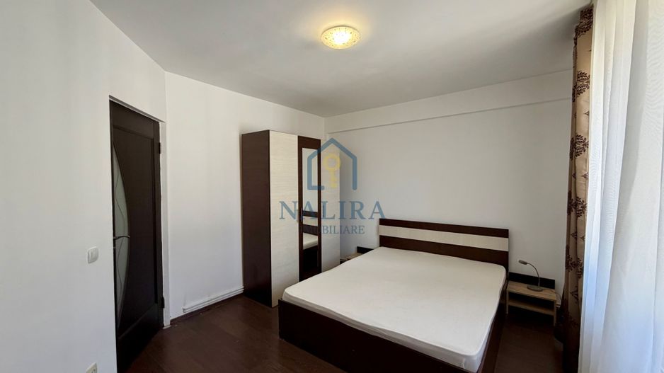 Apartament 3 camere de vânzare - Poză 2