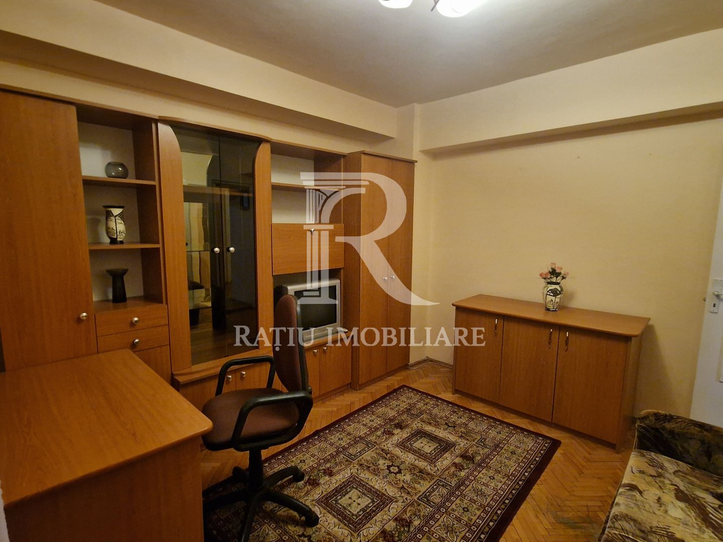 Apartament cu 4 camere | Decebal | 68 utili | Lift | Oradea - Poză 9