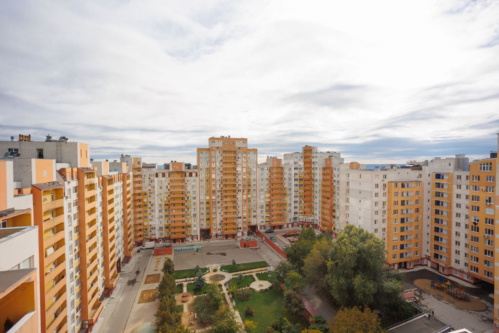 Spre vînzare apartament spațios, 2 dormitoare și living, sec. Botanica - Poză 29