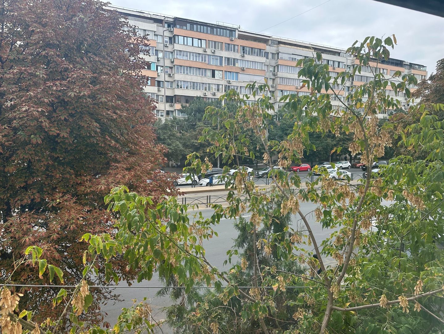 Apartament incapator cu trei camere, zona Vatra Luminoasa - Poză 14