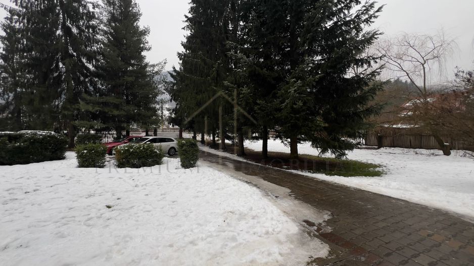 Hotel / Pensiune de vânzare în Central, Slanic-Moldova - Poză 3