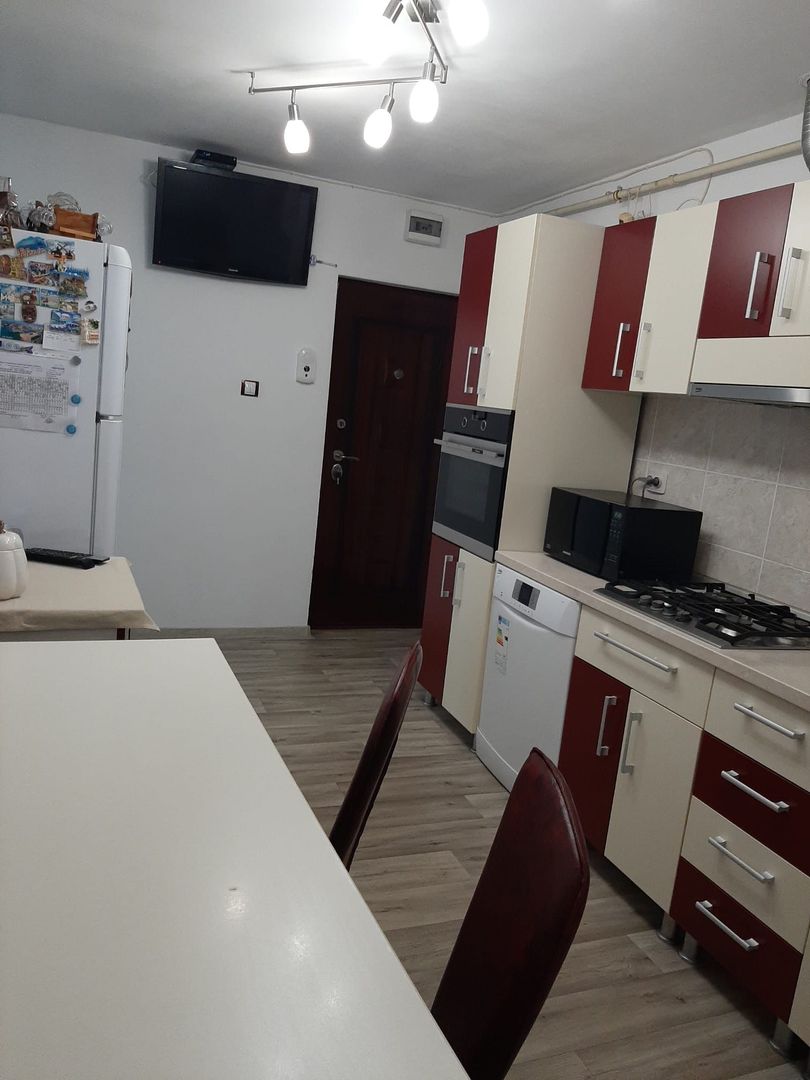 Apartament 2 Dormitoare, Zona Dambovita, Reabilitat Termic, Mobilat si Utilat - Poză 1
