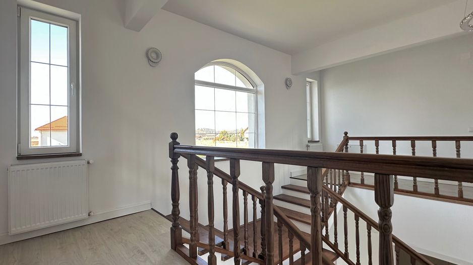 Vânzare casă 5 camere nouă elegantă și spațioasă în Hărman - Poză 26