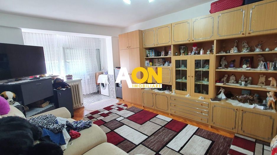 Apartament 3 camere, mobilat, utilat, Cetate - Poză 1