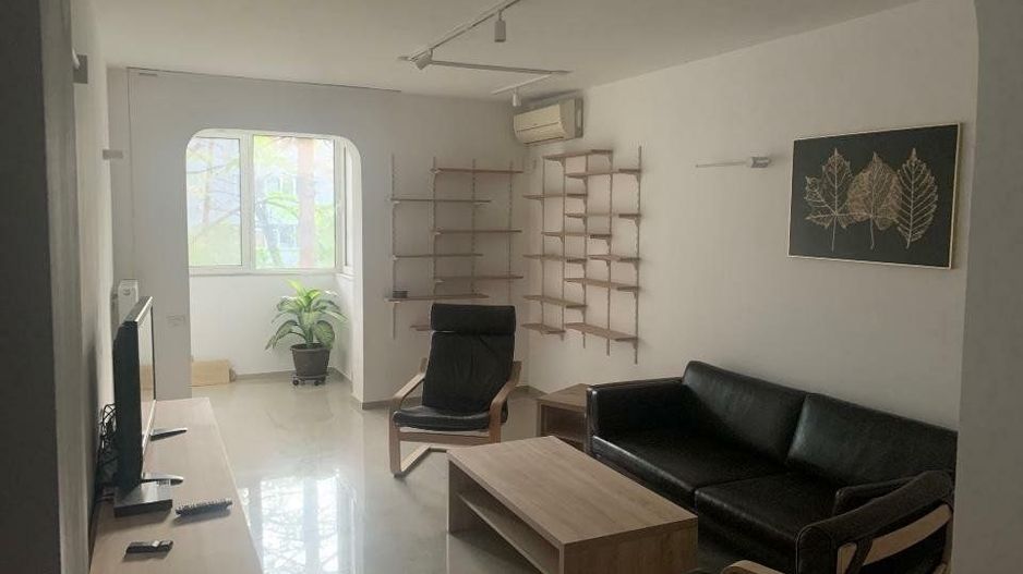 Inchiriez - 3 camere - renovat recent - anvelopat . - Poză 2